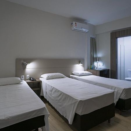 Hotel Valerim Itajai / Navegantes المظهر الخارجي الصورة