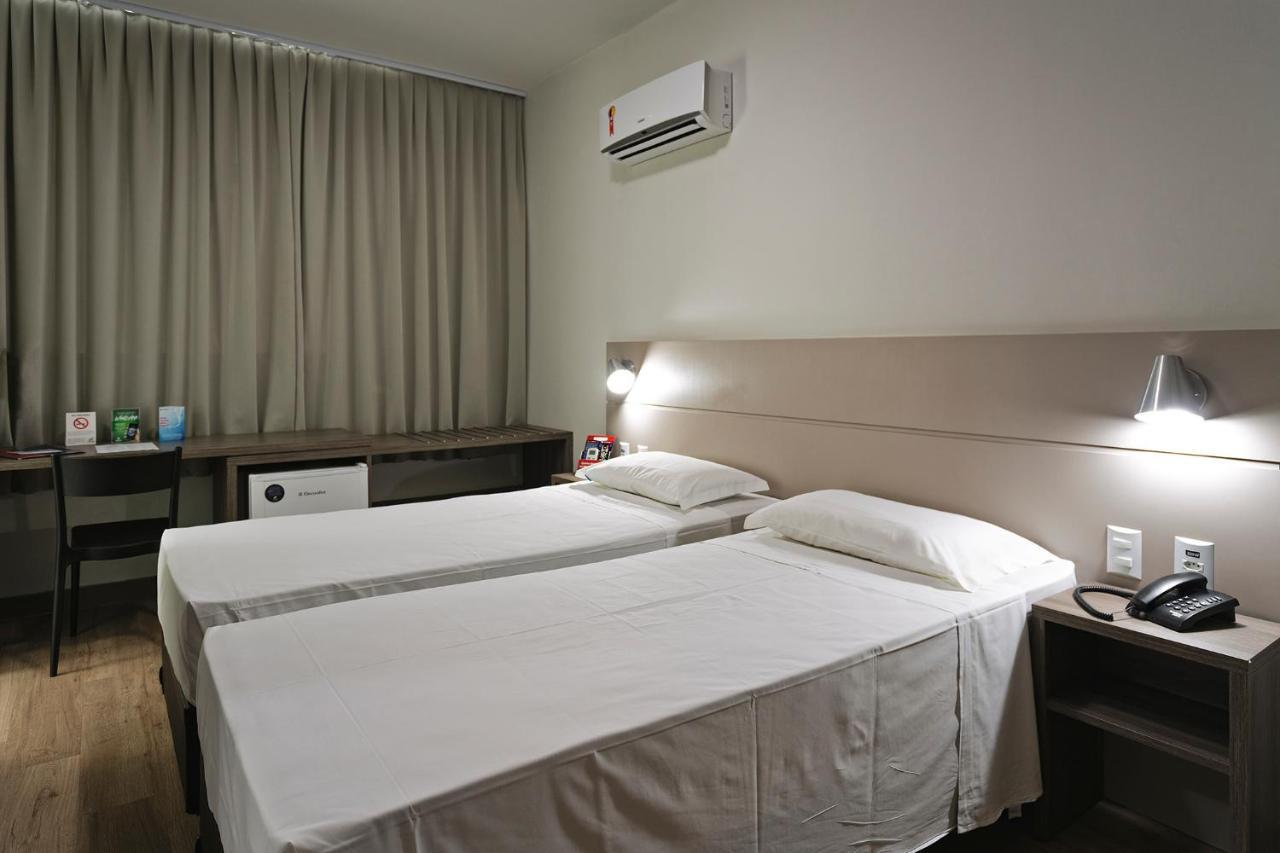 Hotel Valerim Itajai / Navegantes المظهر الخارجي الصورة