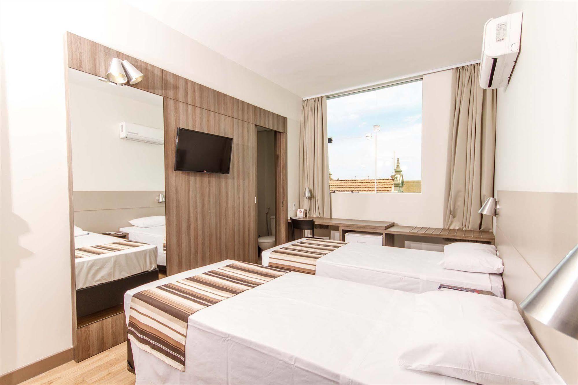 Hotel Valerim Itajai / Navegantes المظهر الخارجي الصورة