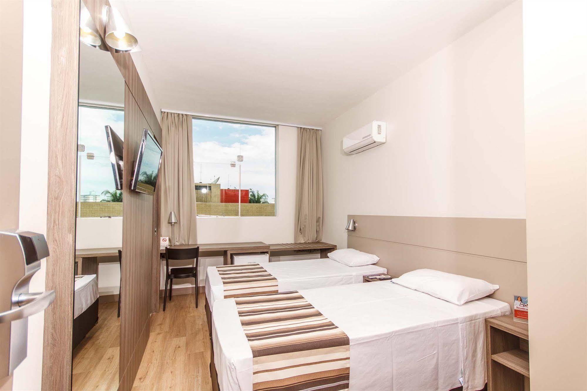 Hotel Valerim Itajai / Navegantes المظهر الخارجي الصورة